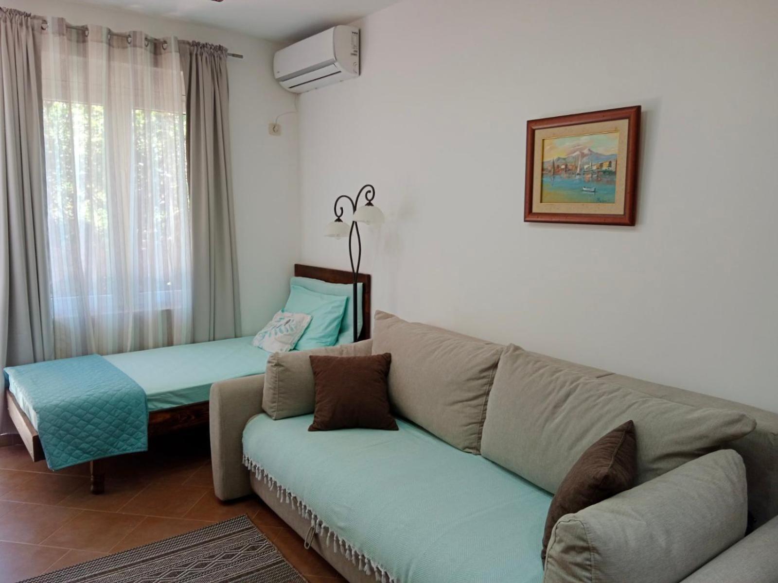 Mirta Apartments Family Farm Будва Екстериор снимка